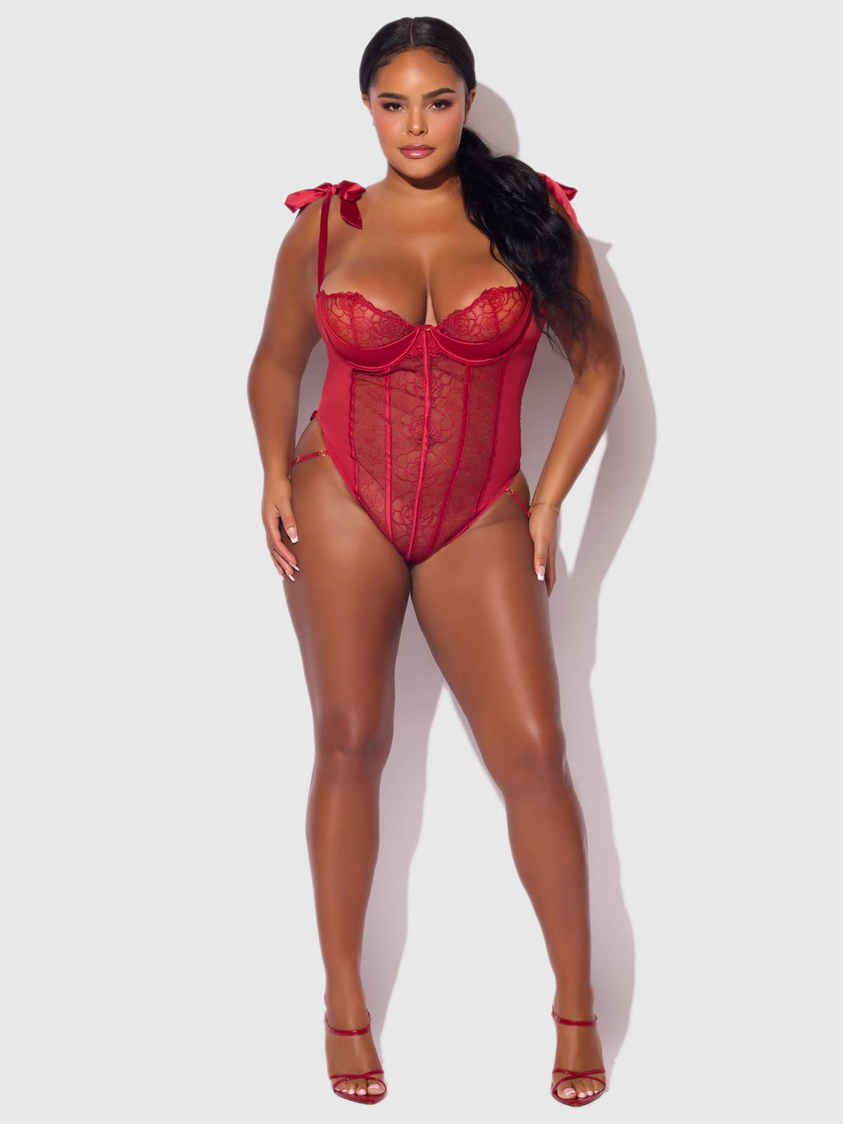 ROSALIE EMBROIDERED LACE TEDDY: BLACK / 1X/2X