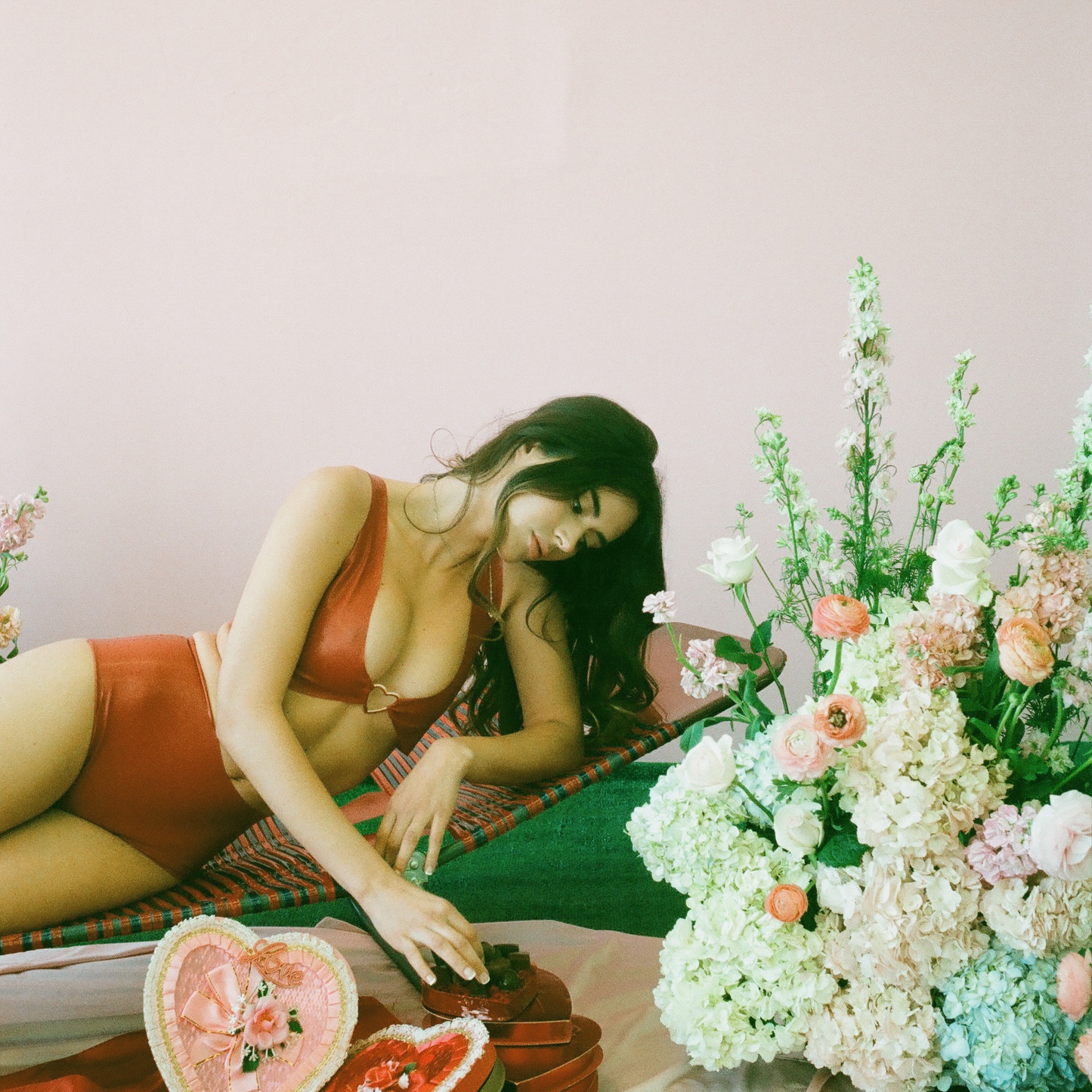 Broken Hearts Latex Bra Red: XL